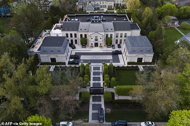 Pemandangan udara menunjukkan rumah rapper Kanada Drake di Toronto, Kanada