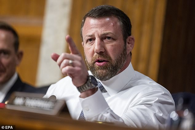 Seperti yang dikatakan Senator Oklahoma Markwayne Mullin (foto) kemarin, para anggota Partai Demokrat yang sok suci ini adalah sekelompok orang munafik.