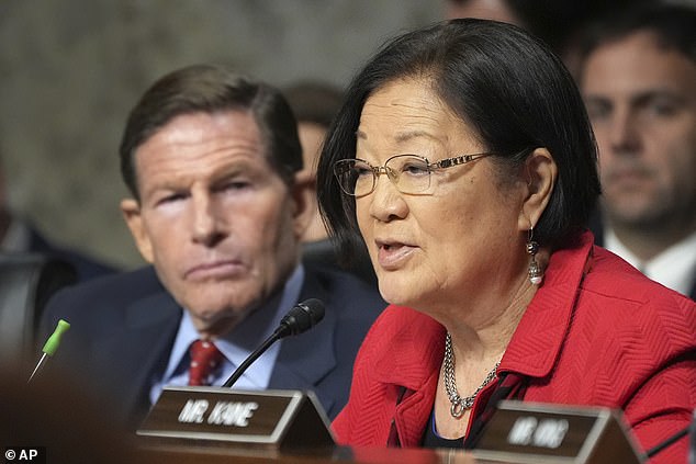 Senator Hirono (foto) menciptakan tontonan yang tidak masuk akal bagi orang waras, dan dengan konyolnya menuduh Hegseth berencana menyerang Greenland dan merebut kembali Terusan Panama dengan paksa.