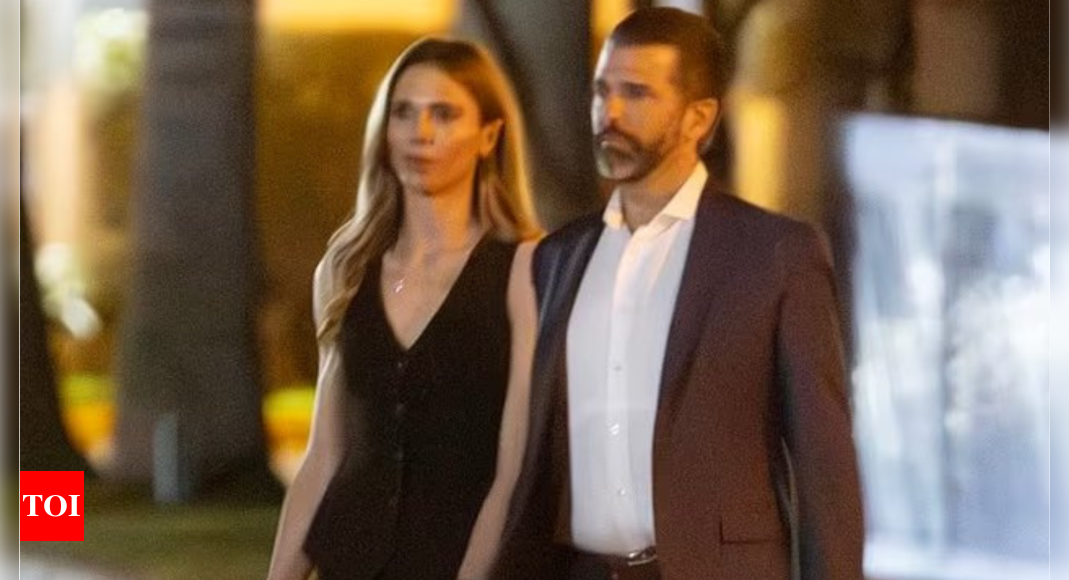 Donald Trump Jr.: Donald Trump Jr. sekarang diberi tahu bahwa Bettina Anderson bukanlah seseorang yang harus dia dekati karena masa lalunya Donald Trump Jr.: Donald Trump Jr. sekarang diberi tahu bahwa Bettina Anderson bukanlah seseorang yang harus dia dekati karena masa lalunya