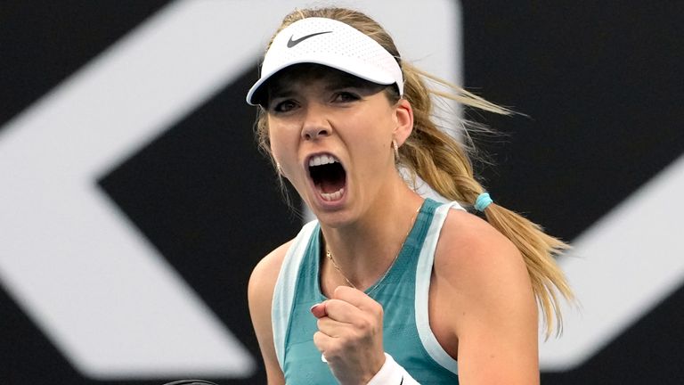 Katie Boulter gagal mendampingi Emma Radukanu di putaran ketiga Australia Terbuka setelah kalah dari Veronika Kudermetova.