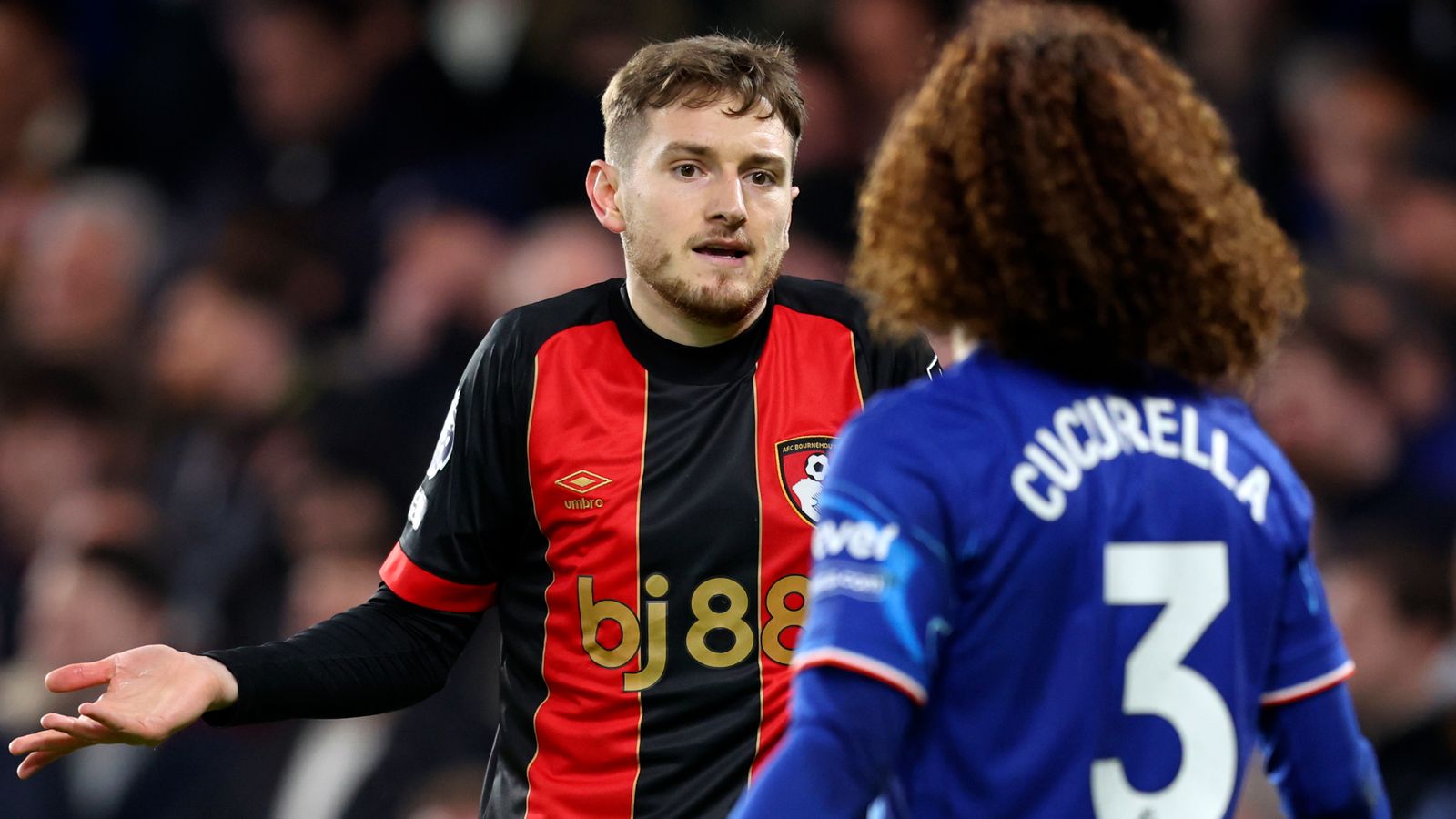 Ref Watch: David Brooks menjambak kaus Mark Cucurella, bukan rambutnya, saat Chelsea bermain imbang dengan Bournemouth, kata Dermot Gallagher | Berita sepak bola