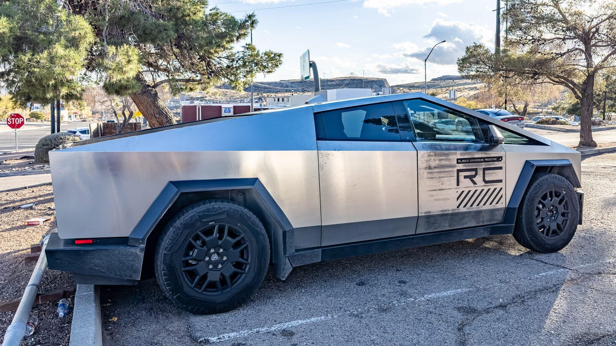 Setiap Tesla Cybertruck telah ditarik kembali sejak kendaraan tersebut dirilis Setiap Tesla Cybertruck telah ditarik kembali sejak kendaraan tersebut dirilis