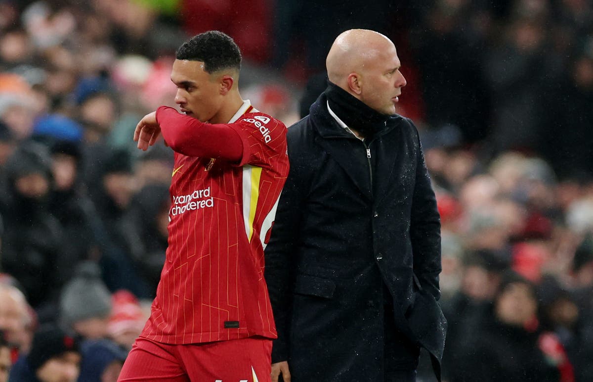 Arne Slott menilai penampilan Trent Alexander-Arnold melawan Man Utd Arne Slott menilai penampilan Trent Alexander-Arnold melawan Man Utd