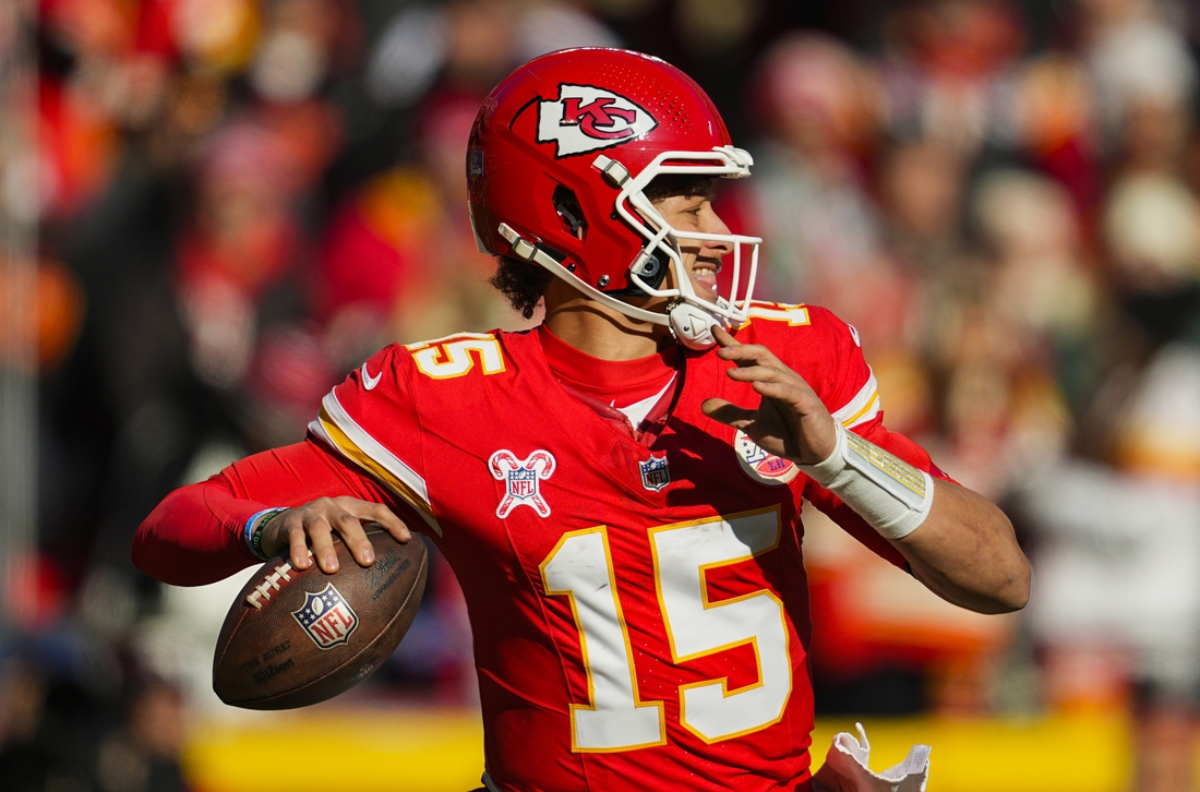 The Chiefs memulai dengan tawaran tiga kali lipat, berhadapan dengan pasukan Texas