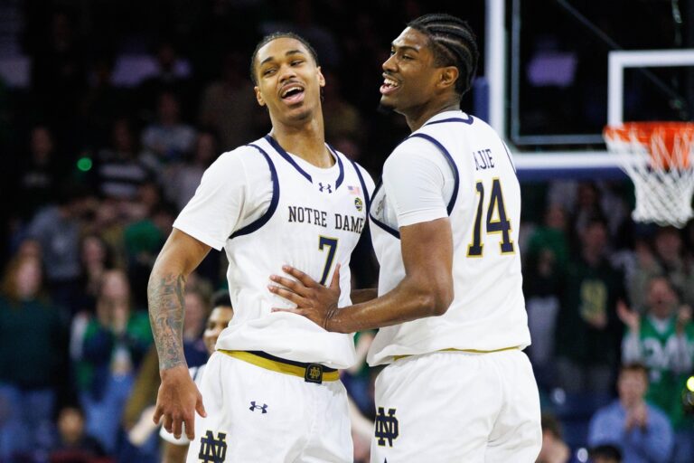 Notre Dame bertujuan untuk menyapu musim di Syracuse