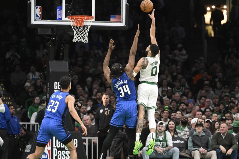 Jayson Tatum Celtics menghancurkan Magic yang tidak berawak