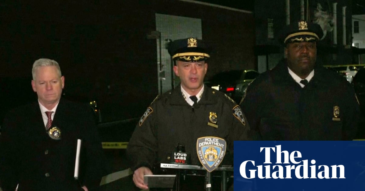 Penembakan di depan sebuah klub malam di New York menyebabkan 10 orang terluka Kejahatan Amerika Penembakan di depan sebuah klub malam di New York menyebabkan 10 orang terluka Kejahatan Amerika