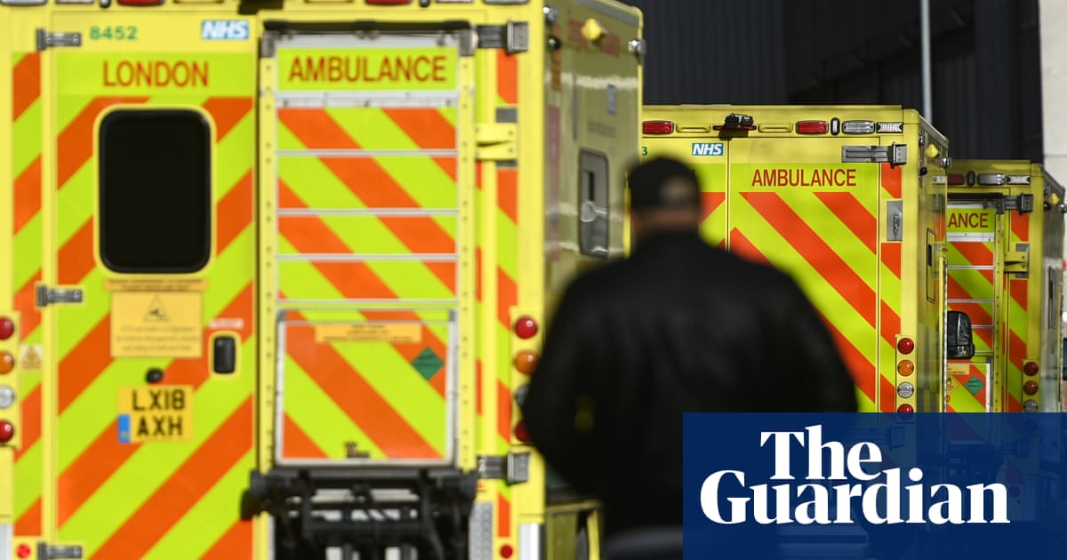 Keterlambatan serah terima ambulans di Inggris dapat membahayakan 1.000 pasien setiap hari | Layanan Kesehatan Nasional (NHS). Keterlambatan serah terima ambulans di Inggris dapat membahayakan 1.000 pasien setiap hari | Layanan Kesehatan Nasional (NHS).