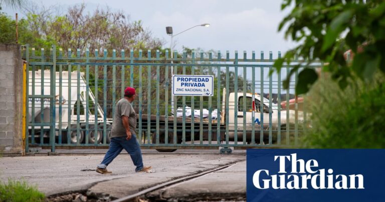 Pabrik limbah beracun Meksiko ditutup setelah penyelidikan Guardian menemukan kontaminasi di rumah-rumah terdekat | Meksiko