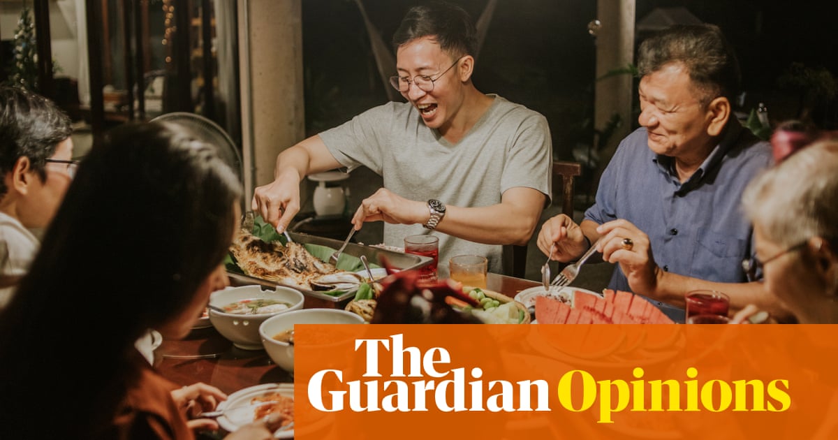 Mengapa mengatakan “Aku mencintaimu” kepada seseorang ketika Anda bisa memberinya makan, mengejeknya, atau mengabaikannya? | Emma Beddington Mengapa mengatakan “Aku mencintaimu” kepada seseorang ketika Anda bisa memberinya makan, mengejeknya, atau mengabaikannya? | Emma Beddington