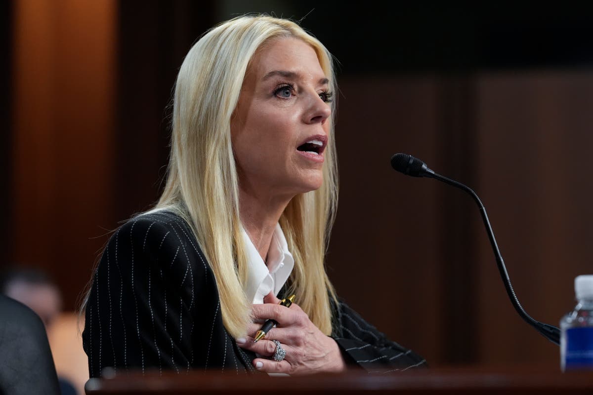 Pam Bondi menolak mengatakan Trump kalah dalam pemilu 2020 pada sidang konfirmasi Pam Bondi menolak mengatakan Trump kalah dalam pemilu 2020 pada sidang konfirmasi