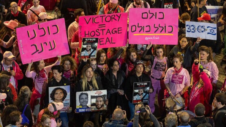 Inilah yang diharapkan ketika gencatan senjata Israel-Hamas mulai berlaku pada hari Minggu