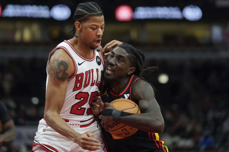 Pelanggan tetap G League tercengang saat Hawks menjatuhkan Bulls
