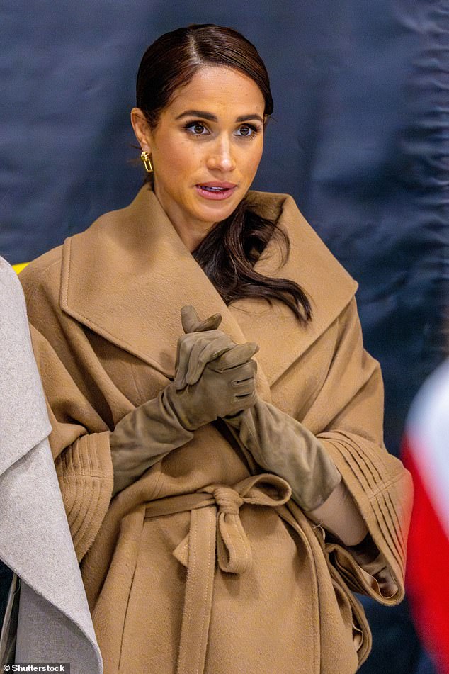 Akankah pengungkapan mengejutkan ini mengakhiri impian Amerika Pangeran Harry dan Meghan Markle? Pakar kerajaan mengatakan klaim intimidasi terhadap duchess, perlakuan terhadap staf, dan isolasi duchess akan menyebabkan ‘kerusakan besar’ pada reputasi mereka di AS.
