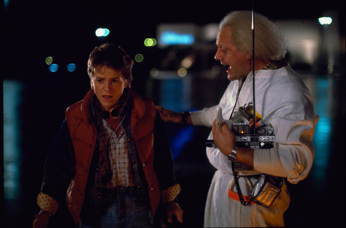 Michael J Fox membuat ulang adegan Kembali ke Masa Depan menjelang peringatan 40 tahun Michael J Fox membuat ulang adegan Kembali ke Masa Depan menjelang peringatan 40 tahun