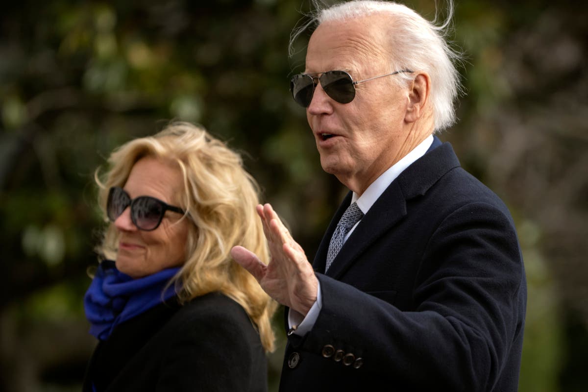 Hadiah termahal yang pernah diberikan seorang pemimpin asing kepada Biden? Berlian senilai $20.000 untuk Jill Hadiah termahal yang pernah diberikan seorang pemimpin asing kepada Biden? Berlian senilai $20.000 untuk Jill