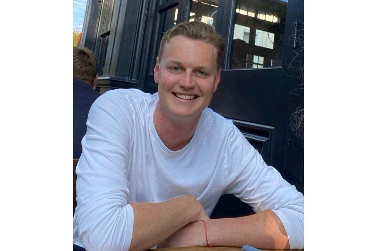 Pangeran William berduka atas kematian ayah tiri mantan pengasuhnya dalam serangan di New Orleans Pangeran William berduka atas kematian ayah tiri mantan pengasuhnya dalam serangan di New Orleans