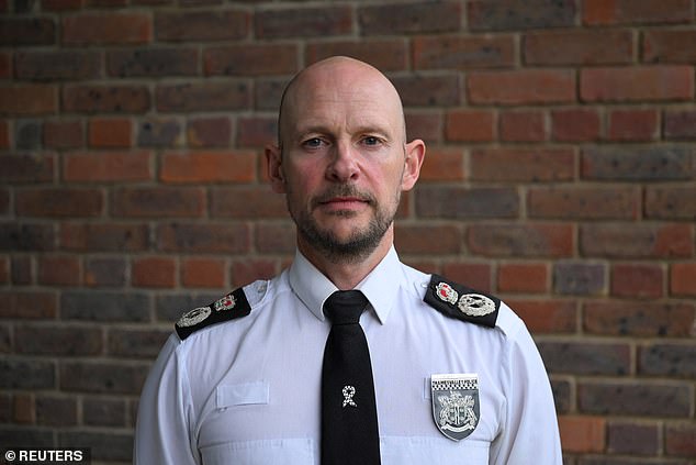 Kepala Polisi Lembah Thames Jason Hogg diskors di tengah penyelidikan atas tuduhan ‘pelanggaran berat’ Kepala Polisi Lembah Thames Jason Hogg diskors di tengah penyelidikan atas tuduhan ‘pelanggaran berat’