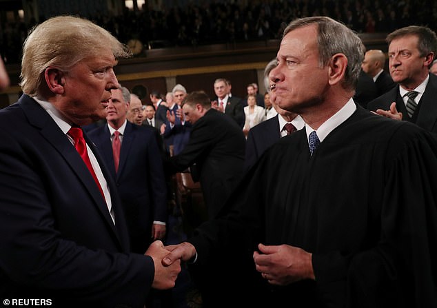Roberts dan Trump sebelumnya berselisih pada tahun 2018, ketika ketua hakim menegur presiden saat itu karena mengutuk seorang hakim yang menolak kebijakan suaka imigrasinya sebagai 'hakim Obama'.
