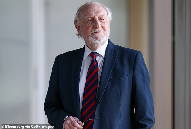 Neil Kinnock telah mendesak para menteri Partai Buruh untuk memberikan miliaran poundsterling untuk pertahanan – di tengah peringatan bahwa Inggris akan kesulitan menghadapi serangan rudal balistik Rusia.