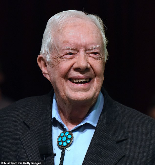 Mantan Presiden AS Jimmy Carter meninggal pada usia 100 tahun di rumahnya di Plains, Georgia.