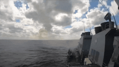 PERHATIKAN: Angkatan Laut AS menembakkan rudal Tomahawk ke pemberontak Houthi di Yaman