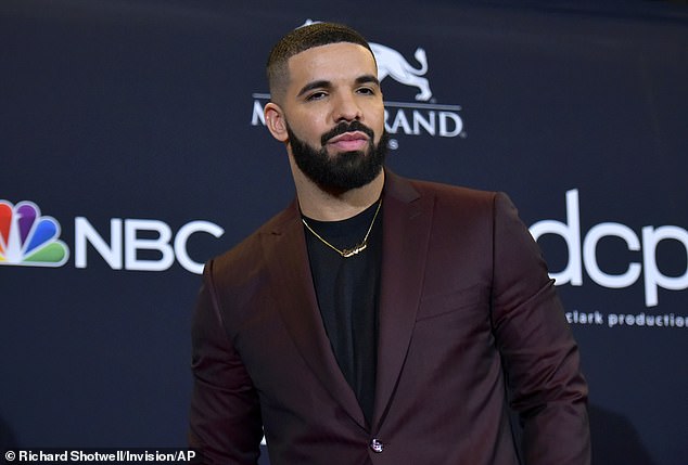 Rumah Drake ‘Dikepung Oleh Para Maniak Kekerasan yang Calon Pembunuh Karena Lagu Diss Kendrick Lamar’ Rumah Drake ‘Dikepung Oleh Para Maniak Kekerasan yang Calon Pembunuh Karena Lagu Diss Kendrick Lamar’