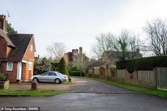 Pintu Masuk ke Cookham Dene Manor House