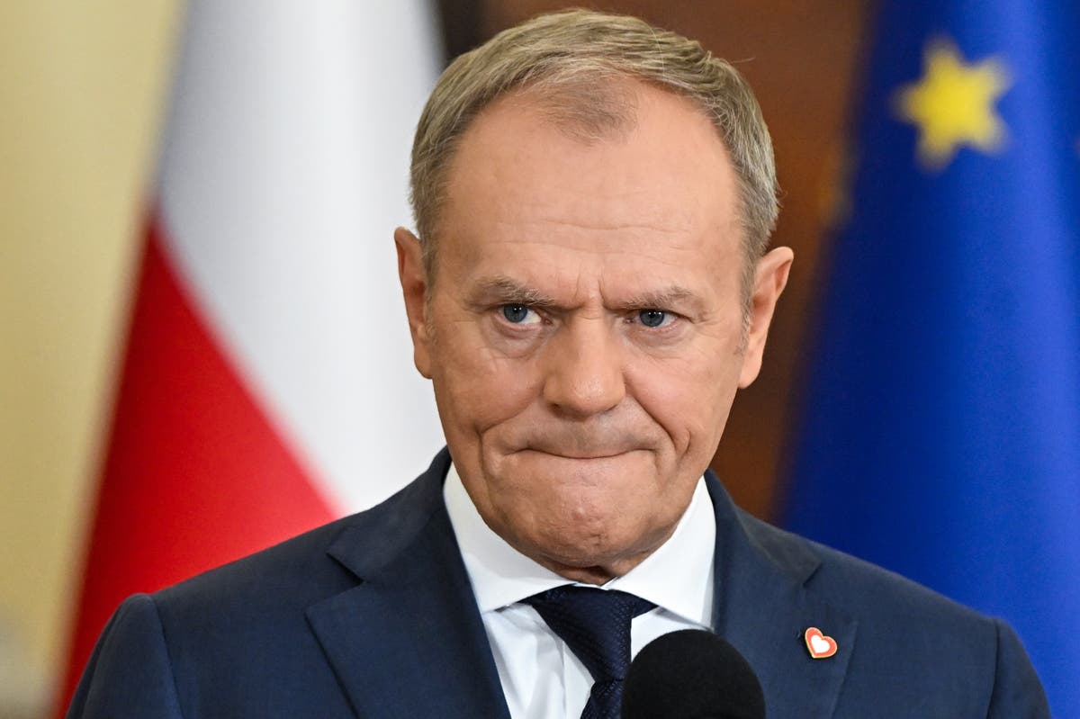 Perdana Menteri Polandia Donald Tusk menuduh Rusia merencanakan serangan teroris terhadap maskapai penerbangan di seluruh dunia.