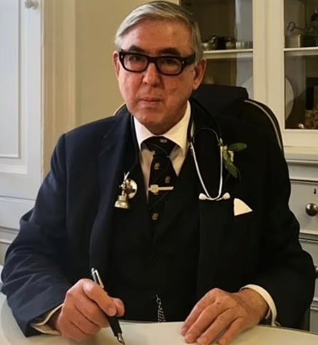 Seorang dokter di Harley Street, 80 tahun, mengklaim reputasinya rusak setelah salah satu karyawannya menuduhnya melakukan pelecehan seksual. Seorang dokter di Harley Street, 80 tahun, mengklaim reputasinya rusak setelah salah satu karyawannya menuduhnya melakukan pelecehan seksual.