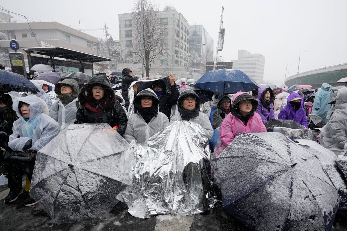 Para pengunjuk rasa di Korea Selatan menuntut pemecatan Yun ketika masa penahanannya berakhir Para pengunjuk rasa di Korea Selatan menuntut pemecatan Yun ketika masa penahanannya berakhir