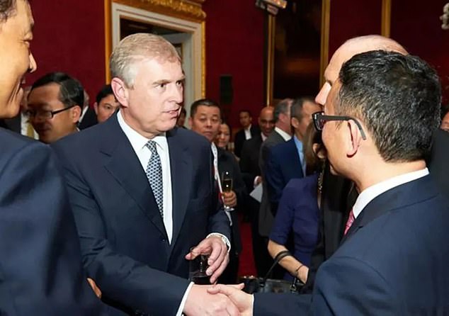 Dilarang masuk Inggris, Tengbo diundang ke kediaman kerajaan oleh Pangeran Andrew