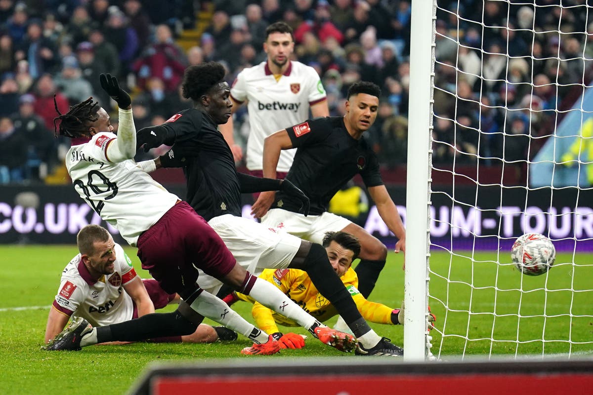 Graham Potter kalah di hadapan West Ham saat Aston Villa berjuang untuk meraih kesuksesan Piala FA Graham Potter kalah di hadapan West Ham saat Aston Villa berjuang untuk meraih kesuksesan Piala FA