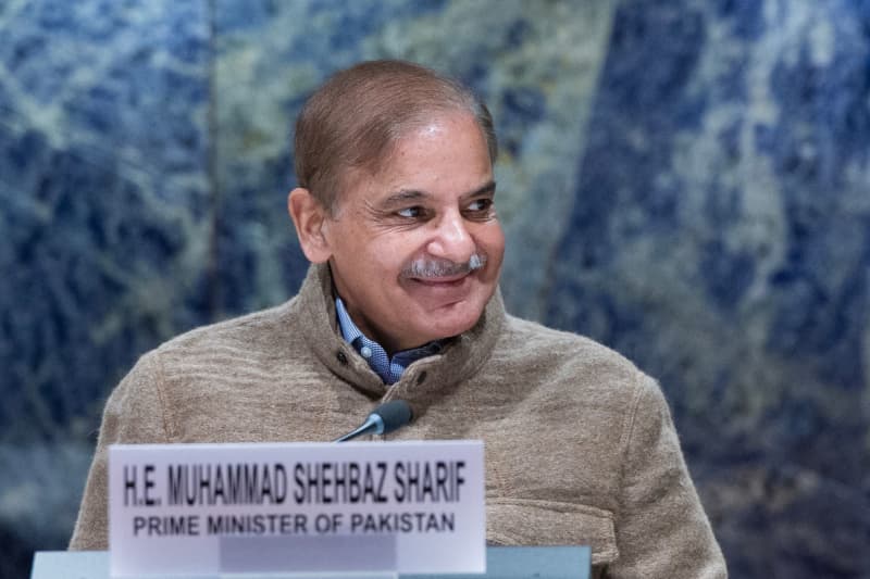 Bank Dunia telah menjanjikan $20 miliar kepada Pakistan Bank Dunia telah menjanjikan $20 miliar kepada Pakistan