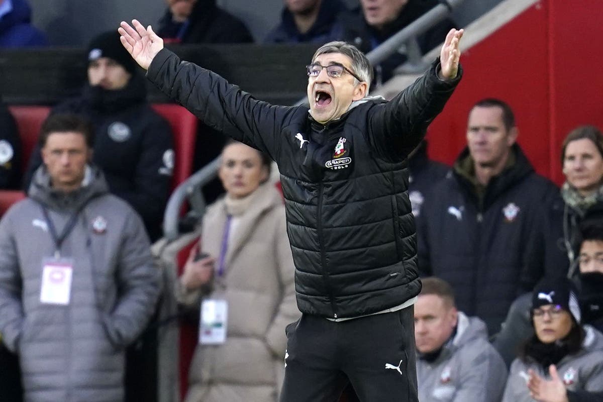 Hari yang sangat buruk – Ivan Juric meminta maaf setelah Saints dikalahkan oleh Brentford Hari yang sangat buruk – Ivan Juric meminta maaf setelah Saints dikalahkan oleh Brentford