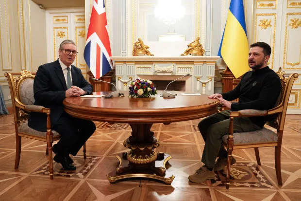 Rencana mengejutkan untuk sepatu bot Inggris di Ukraina dibahas di Kyiv, Stormer menegaskan ‘tidak ada yang tidak mungkin’ Rencana mengejutkan untuk sepatu bot Inggris di Ukraina dibahas di Kyiv, Stormer menegaskan ‘tidak ada yang tidak mungkin’