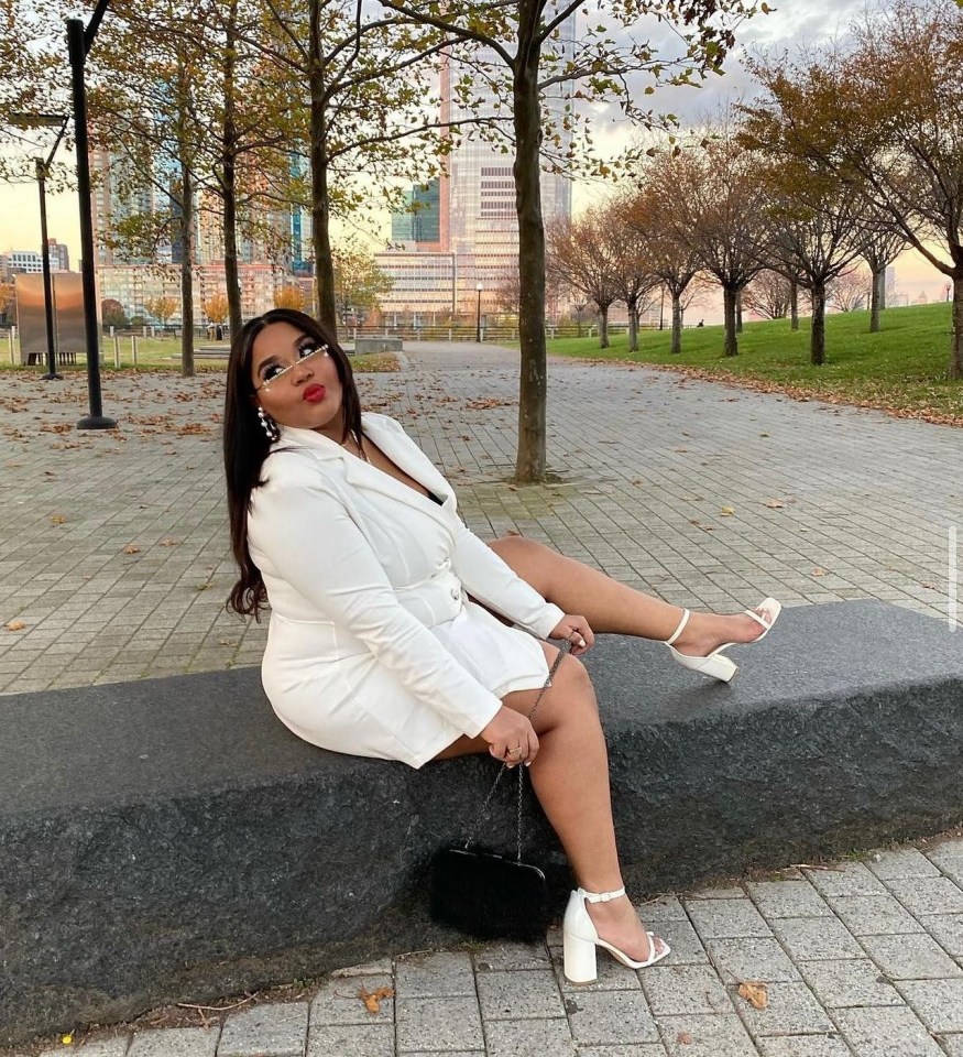 Influencer & ibu dua anak Carol Acosta, 27, meninggal di New York setelah ‘tersedak makan malamnya’ di depan keluarga yang ketakutan