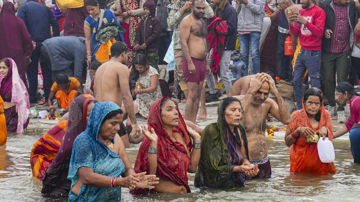 Mahakumbh 2025: 25 lakh orang mandi pada hari keempat, sejauh ini 6,25 crore umat telah mandi di Sangam. Mahakumbh 2025: 25 lakh orang mandi pada hari keempat, sejauh ini 6,25 crore umat telah mandi di Sangam.