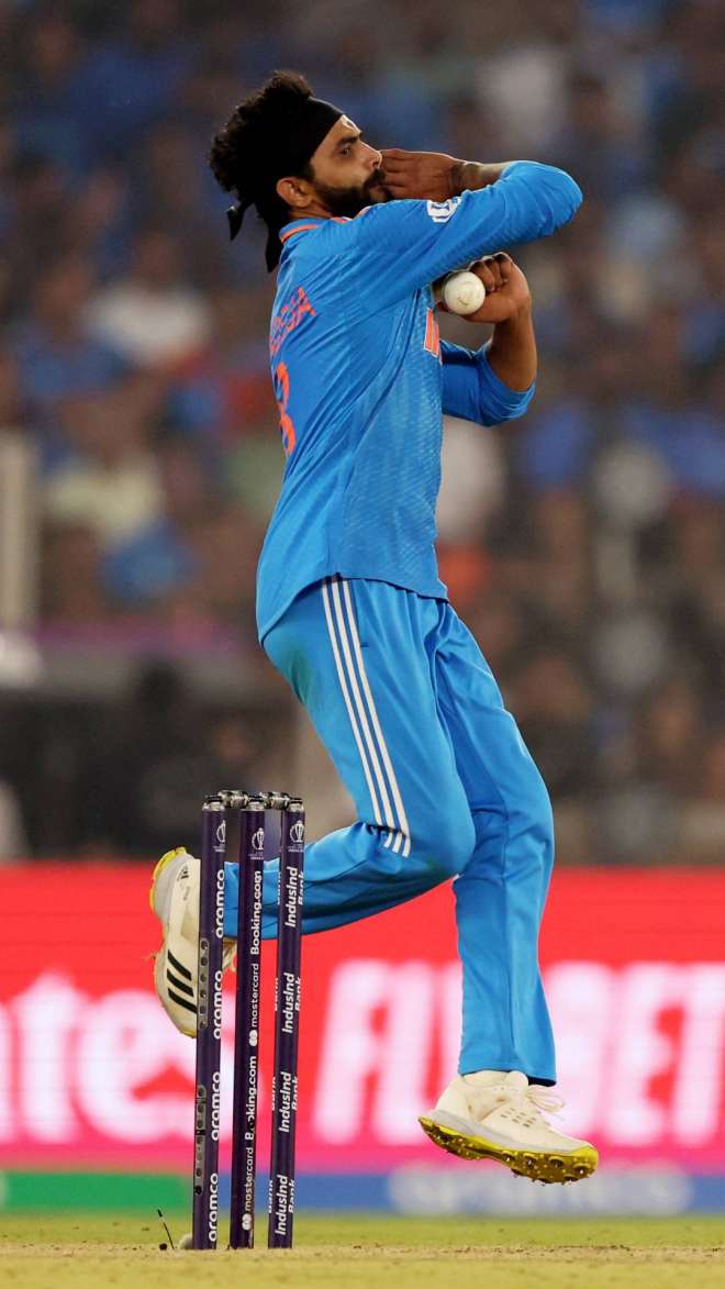 Para pemain bowling telah mengambil gawang terbanyak dalam satu ODI, dan tiga pemain India masuk dalam sepuluh besar Para pemain bowling telah mengambil gawang terbanyak dalam satu ODI, dan tiga pemain India masuk dalam sepuluh besar