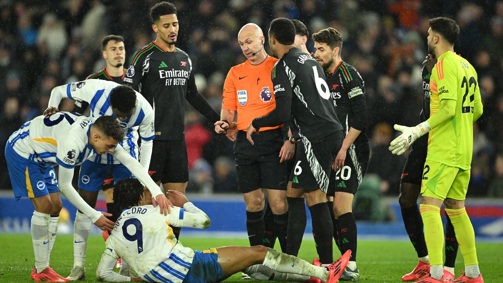 Penalti ‘kontroversial’ Joao Pedro untuk Brighton vs Arsenal dianalisis: ‘Apa yang dilakukan VAR?’ Berita sepak bola