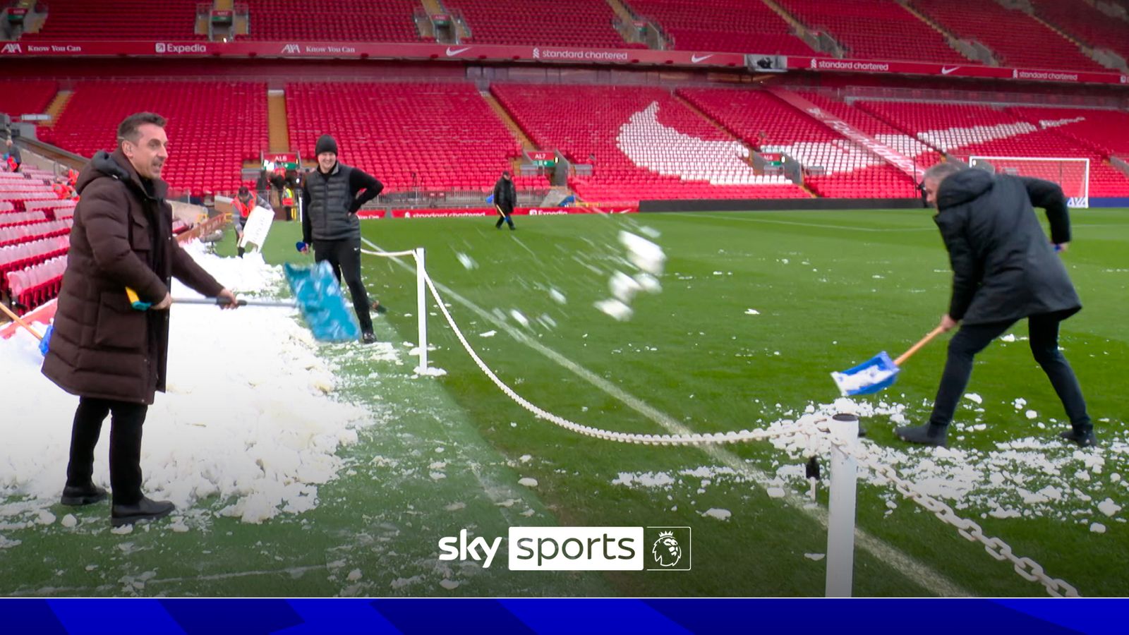 Sabotase!?!? Nev melempar salju ke lapangan di Anfield dan Cara menghilangkannya! Sabotase!?!? Nev melempar salju ke lapangan di Anfield dan Cara menghilangkannya!