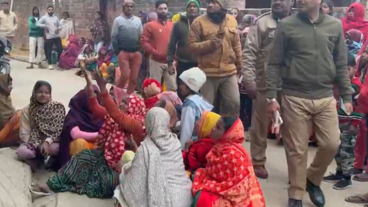 Ada sensasi pembunuhan ganda di Lucknow. Ibu dan putrinya dicekik sampai mati, dan tersangka melarikan diri Ada sensasi pembunuhan ganda di Lucknow. Ibu dan putrinya dicekik sampai mati, dan tersangka melarikan diri