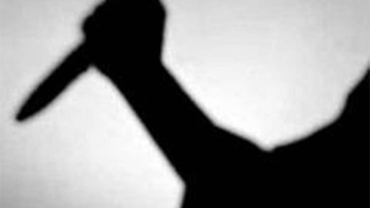 Seorang pemuda dibunuh secara brutal pada Hari Tahun Baru, tubuhnya dipotong-potong, dan kepala, tangan, dan kakinya dipotong. Seorang pemuda dibunuh secara brutal pada Hari Tahun Baru, tubuhnya dipotong-potong, dan kepala, tangan, dan kakinya dipotong.