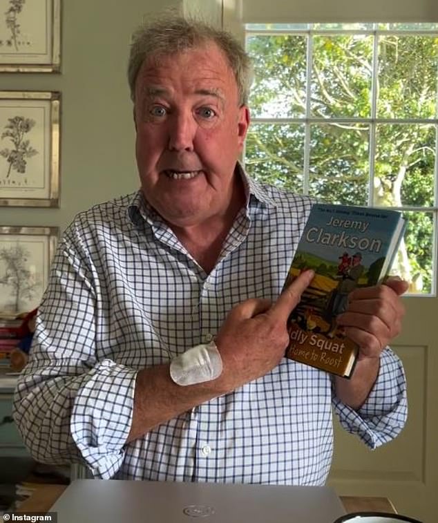 Pada musim gugur terakhir, presenter pertama kali mengangkat kekhawatiran di antara para penggemar ketika ia mengungkapkan buku barunya di buku barunya dari Clarkson's Farm to Clarkson's Farm.