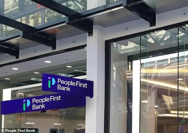 People First Bank (gambar) berencana untuk menutup posisi serikat kredit Seven People's Choice