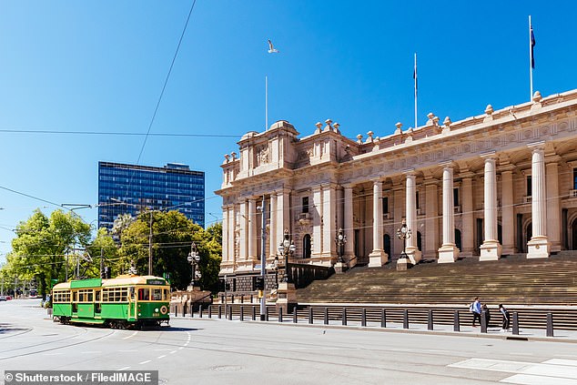 Victoria memiliki pinjaman tertinggi ke negara bagian utama, yang kedua di dekat NSW (gambar, Gedung Parlemen di CBD Melbourne)