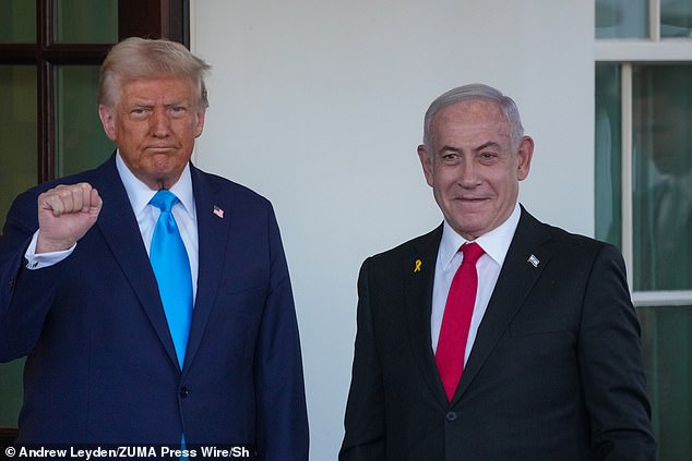 Pada konferensi pers AS dengan PM Israel Bezamin Netanyahu di Washington DC, Trump menyarankan para pengungsi Palestina dari Jalur Gaza