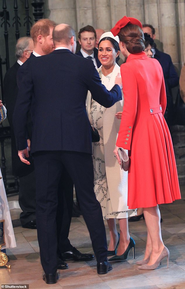 Kedua pasangan bertemu dan bertukar ciuman, pada 11 Maret 2019 di Layanan Hari Persemakmuran di Westminster Abbey, London