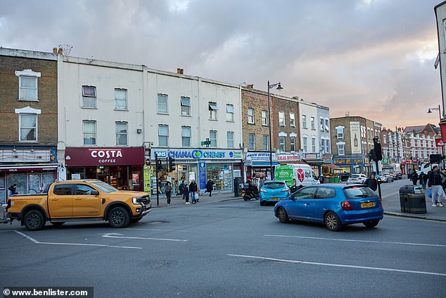 Harlesden High Street. Saat surat mengunjungi daerah ini, Sobricket dan pertunjukan yang baru pasti membawa senyum ke wajah penduduk setempat